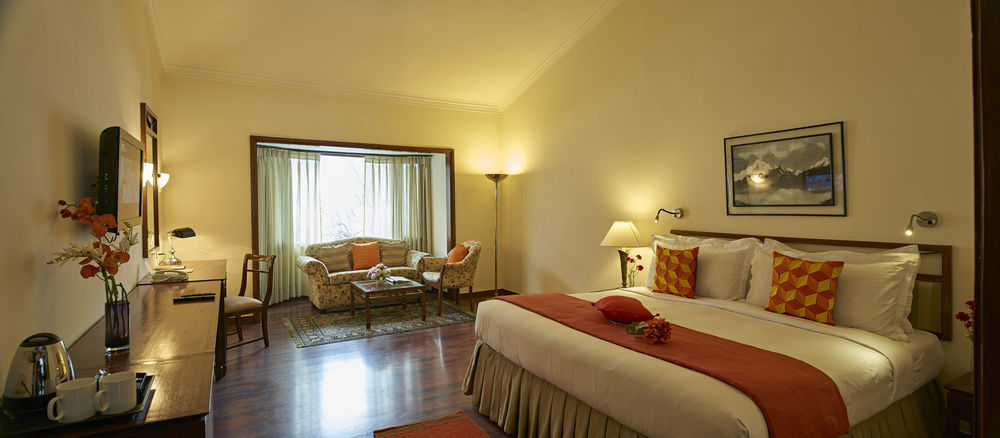 ホテル Club Mahindra White Meadows Manāli エクステリア 写真