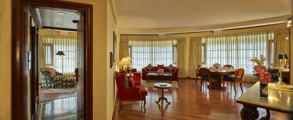 ホテル Club Mahindra White Meadows Manāli エクステリア 写真