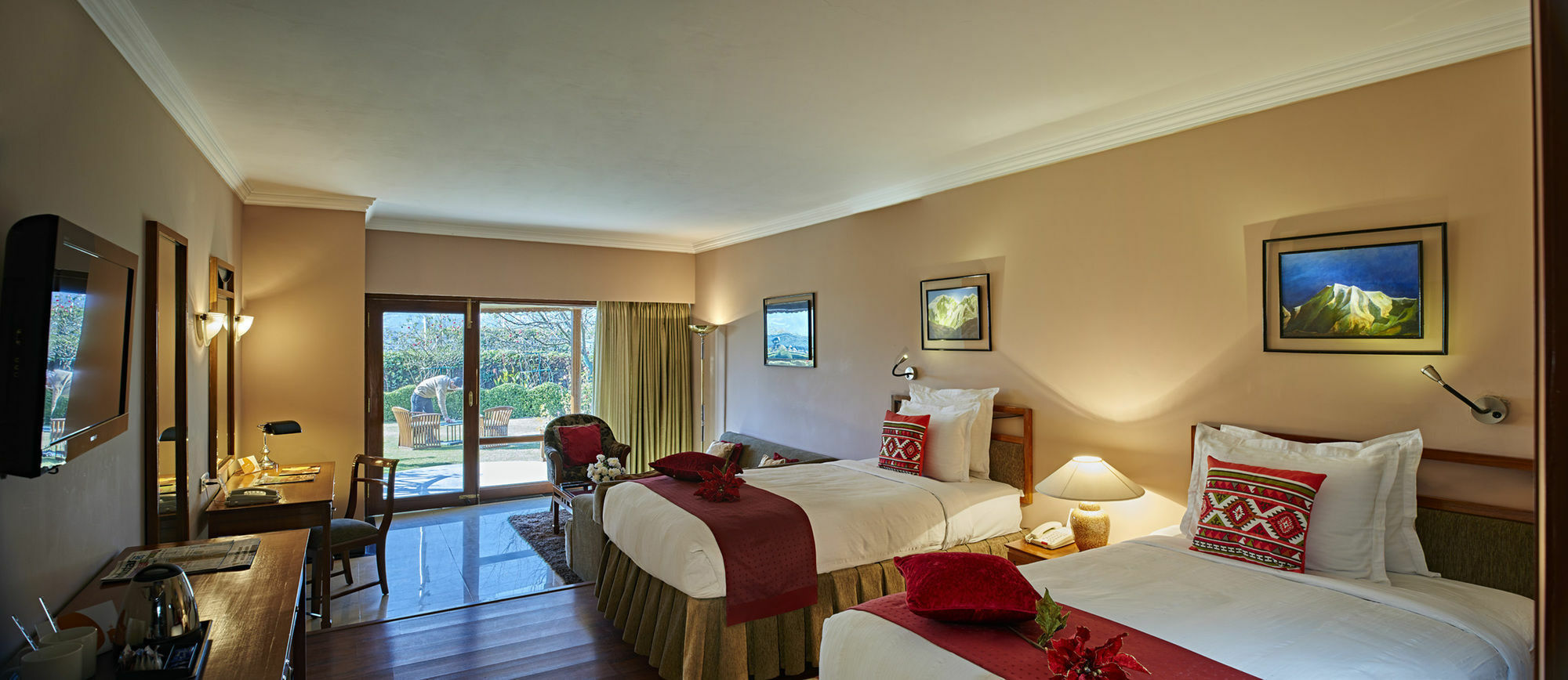 ホテル Club Mahindra White Meadows Manāli エクステリア 写真